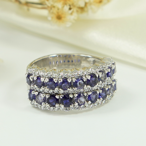 Midnight Layers – 5-Line Iolite Wedding Ring