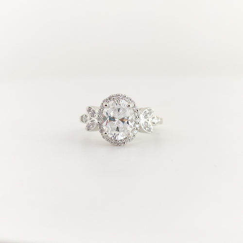 Ariana Grace – Classic Oval Diamond Sim Ring