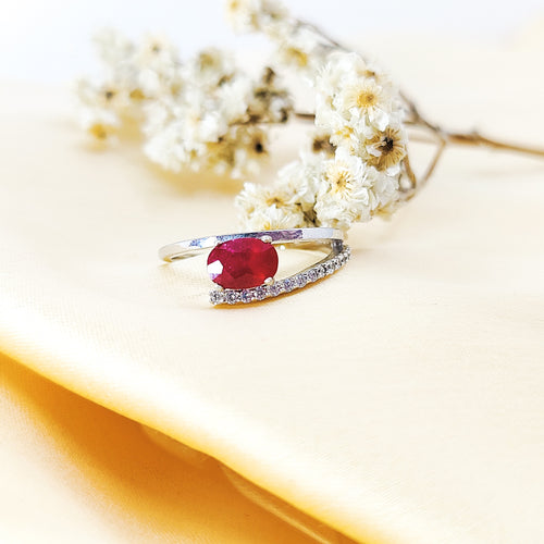 Diamonds & Rubies – Rihanna’s Flame Ring
