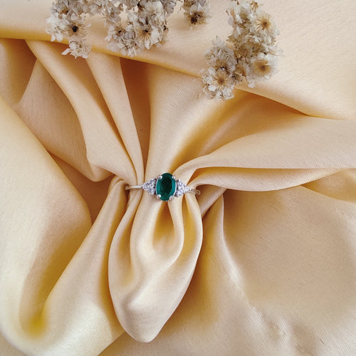 Emerald Haze – A Love Story Wrapped in Green
