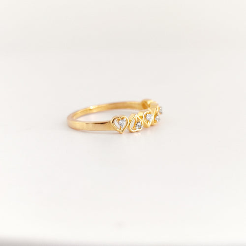 Gilded Hearts – Dainty Romance Ring