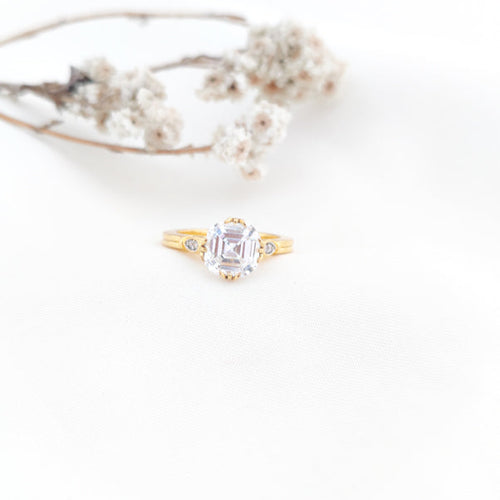 Vienna Kiss – Royal White Engagement Ring
