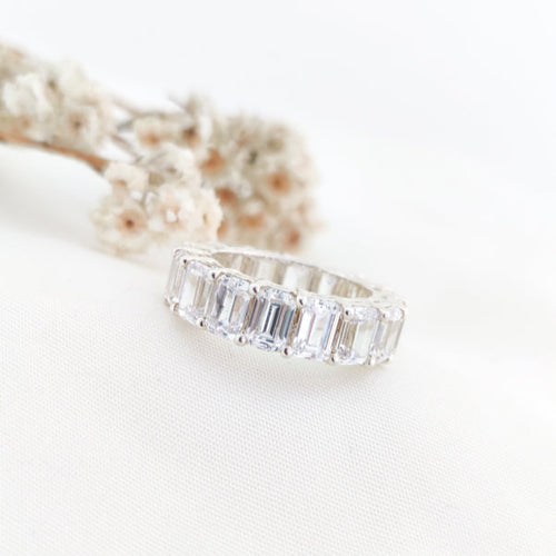 Delilah Glow– Octagon Moissanite Infinity Band Ring
