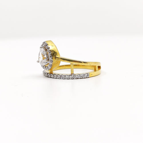 Juliet Luxe – Pear Stone Halo Ring