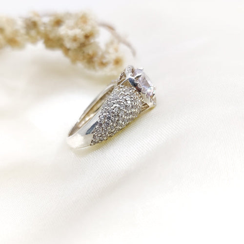 Dua Dazzle – Cushion Cut Halo Ring in Gold Finish