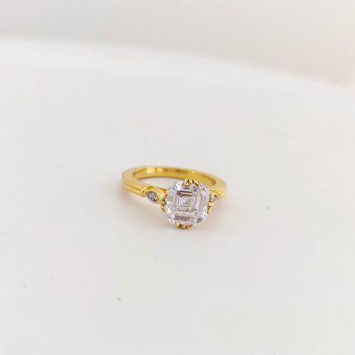 Vienna Kiss – Royal White Engagement Ring