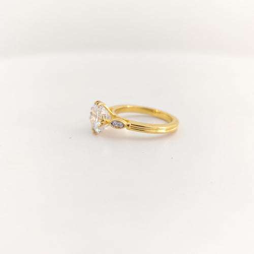 Vienna Kiss – Royal White Engagement Ring