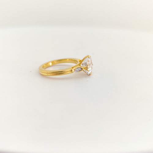 Vienna Kiss – Royal White Engagement Ring