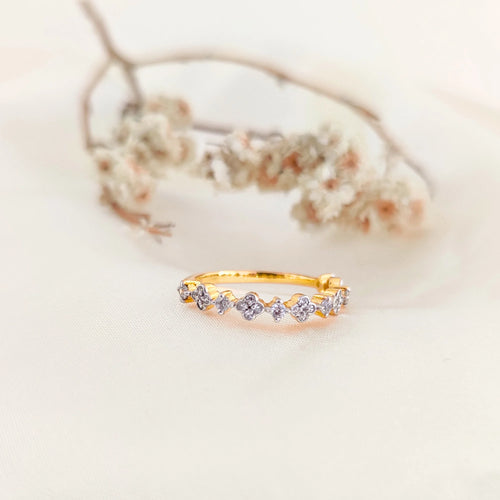 Floral Diamond Simulant Ring in Romantic Flower Band for Her