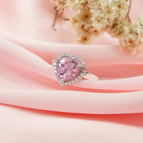 Sweetheart Sparkle – a heart-shaped pink diamond simulant ring that radiates romance and timeless elegance.