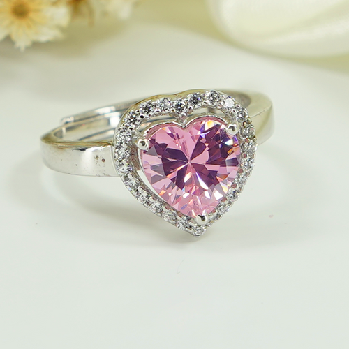 Sweetheart Sparkle – a heart-shaped pink diamond simulant ring that radiates romance and timeless elegance.