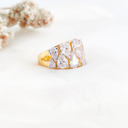 pear-cut diamond simulant