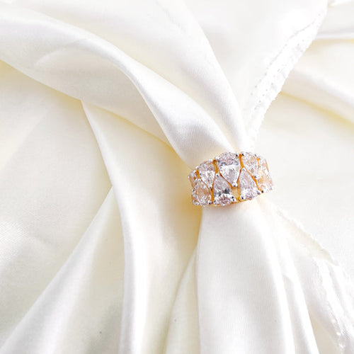 pear-cut diamond simulant