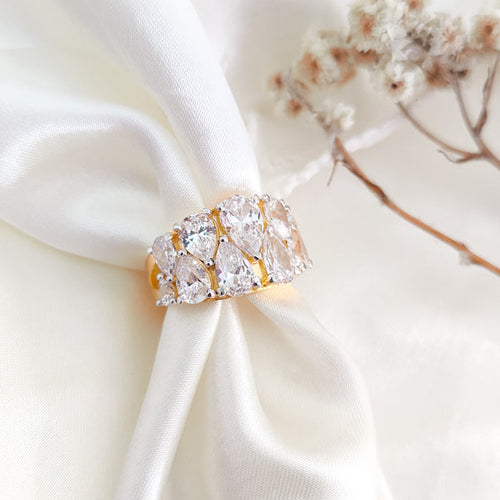 pear-cut diamond simulant