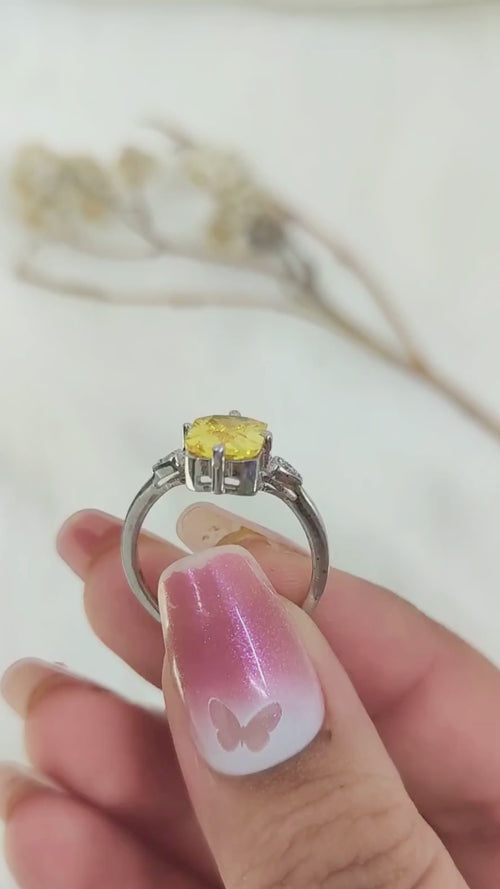 Golden Glow Vintage Engagement Ring – 2.50 Ct Yellow Diamond Simulant